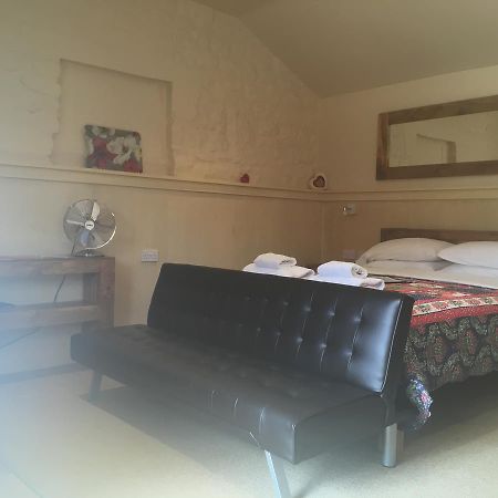 Widbrook Barns Bed and Breakfast Bradford-On-Avon Eksteriør billede